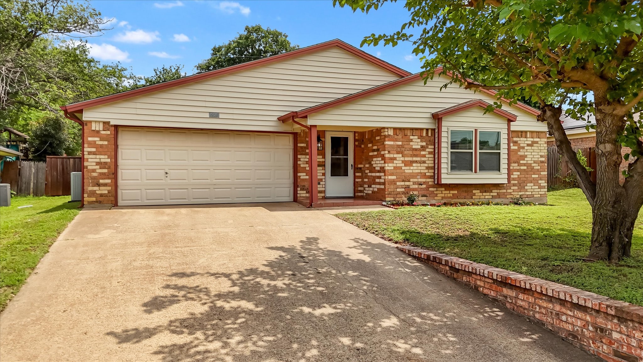 1926 Creek Wood Court Irving TX 75060
