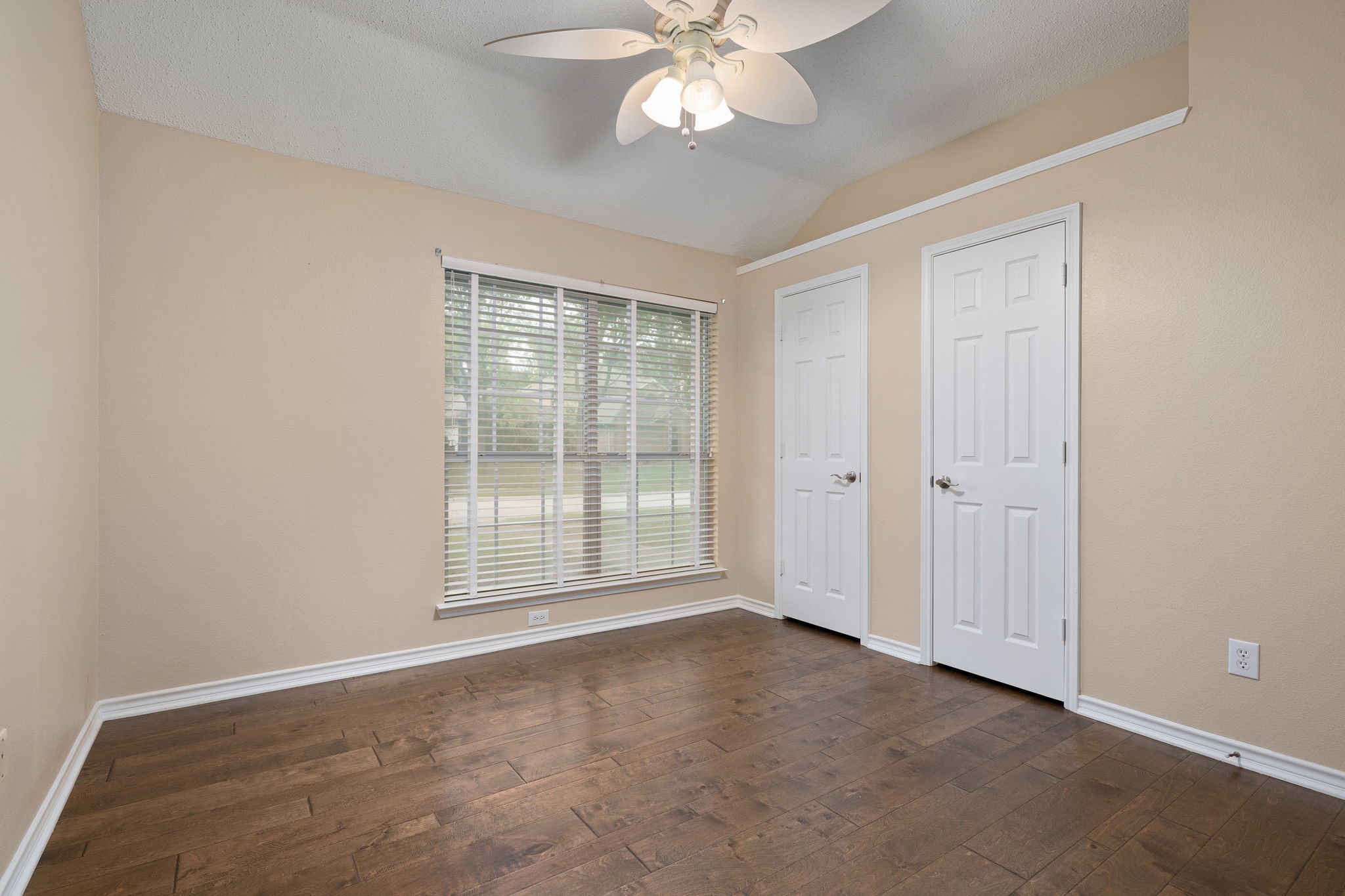 806 Green Apple Drive Garland TX 75044