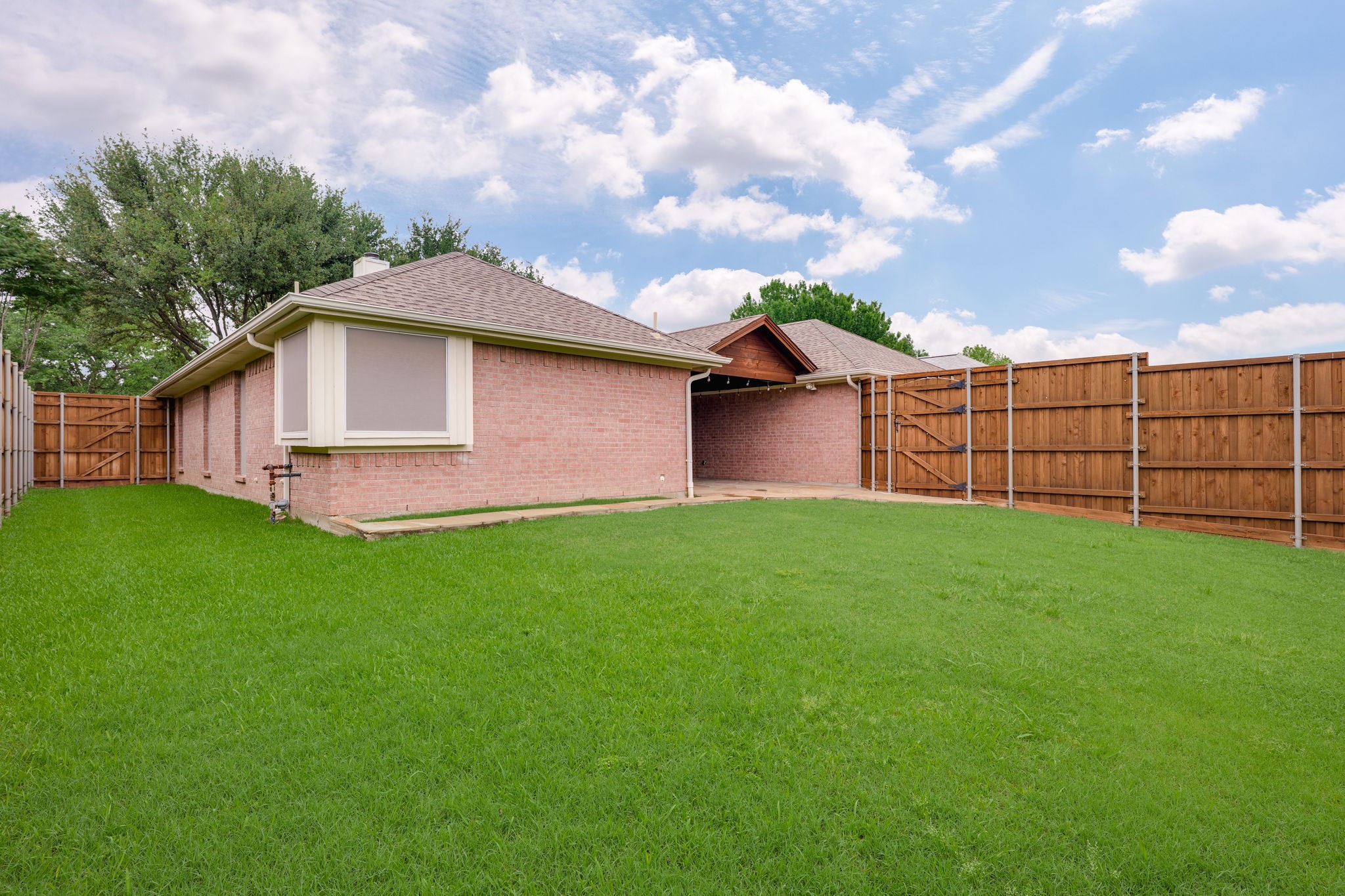 806 Green Apple Drive Garland TX 75044