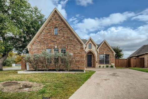 9444 Lake Court Irving TX 75063