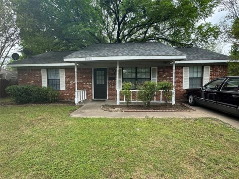 1806 S Clay Street Kaufman TX 75142