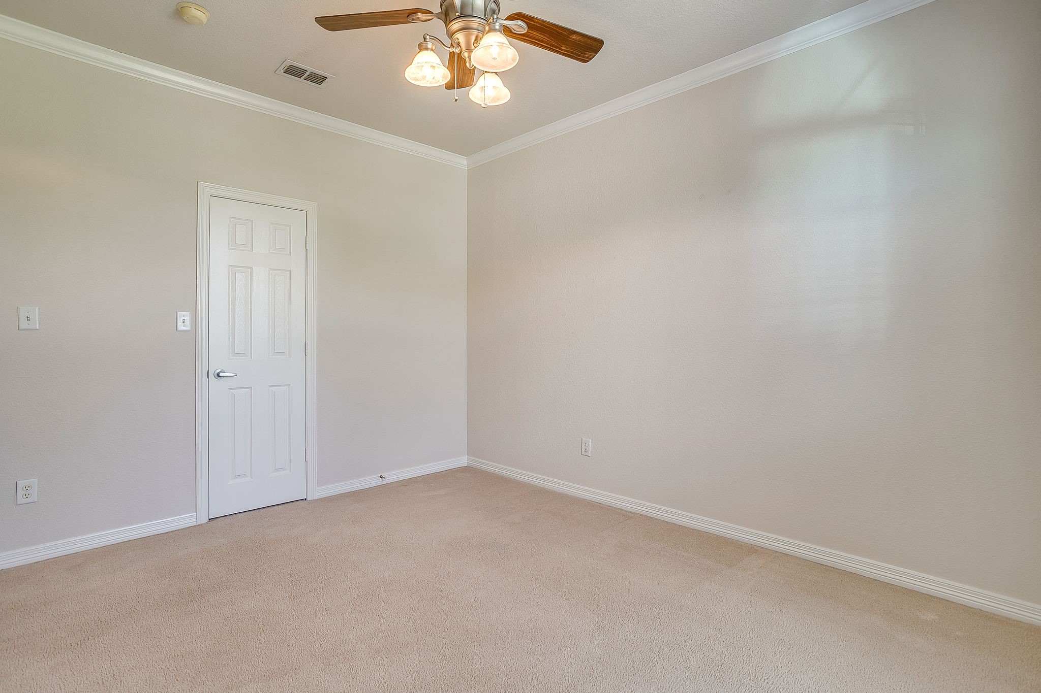 1173 Albatross Court Benbrook TX 76126