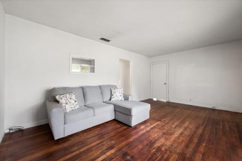 2103 Pecandale Drive Arlington TX 76013