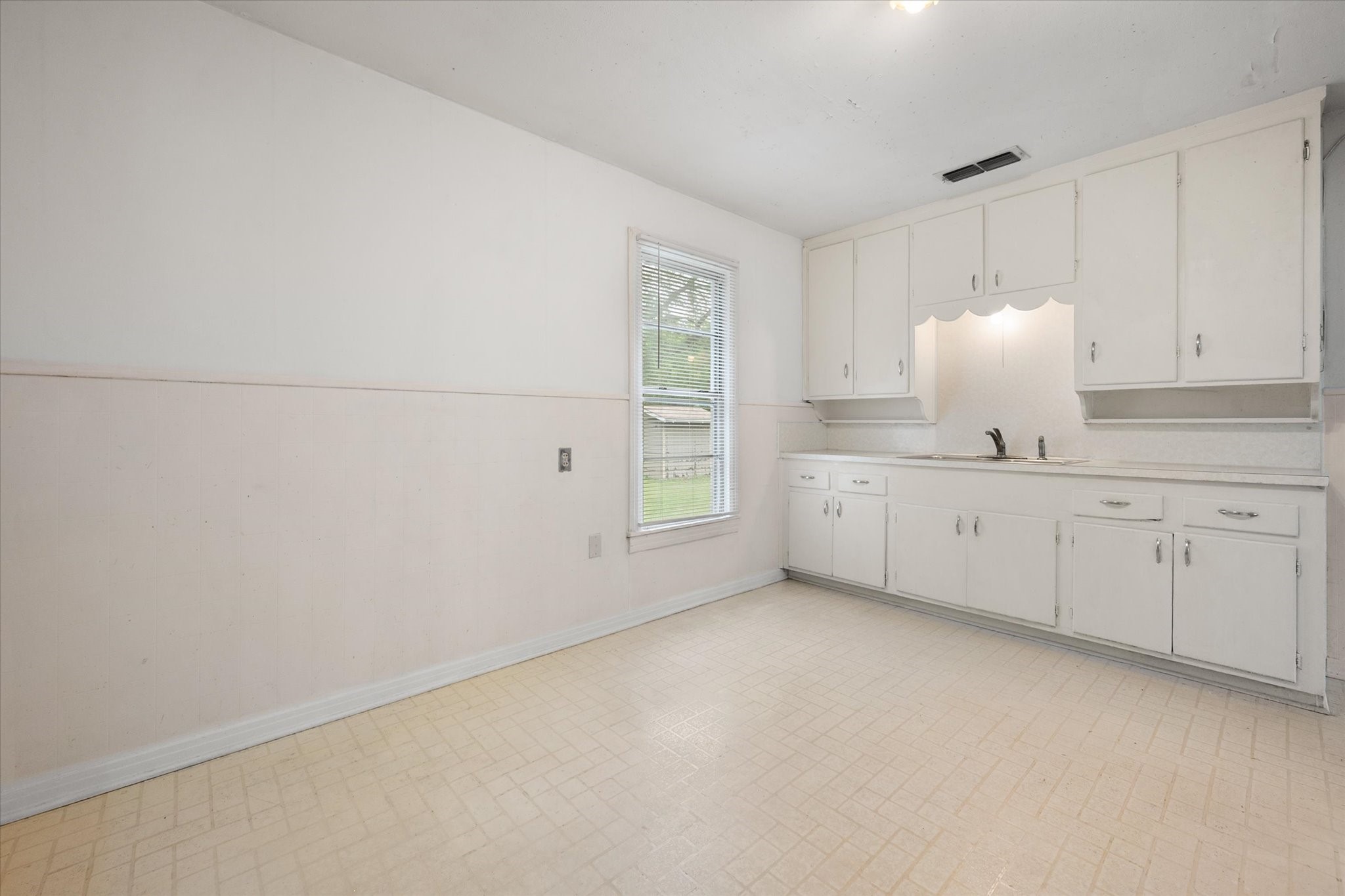 2103 Pecandale Drive Arlington TX 76013