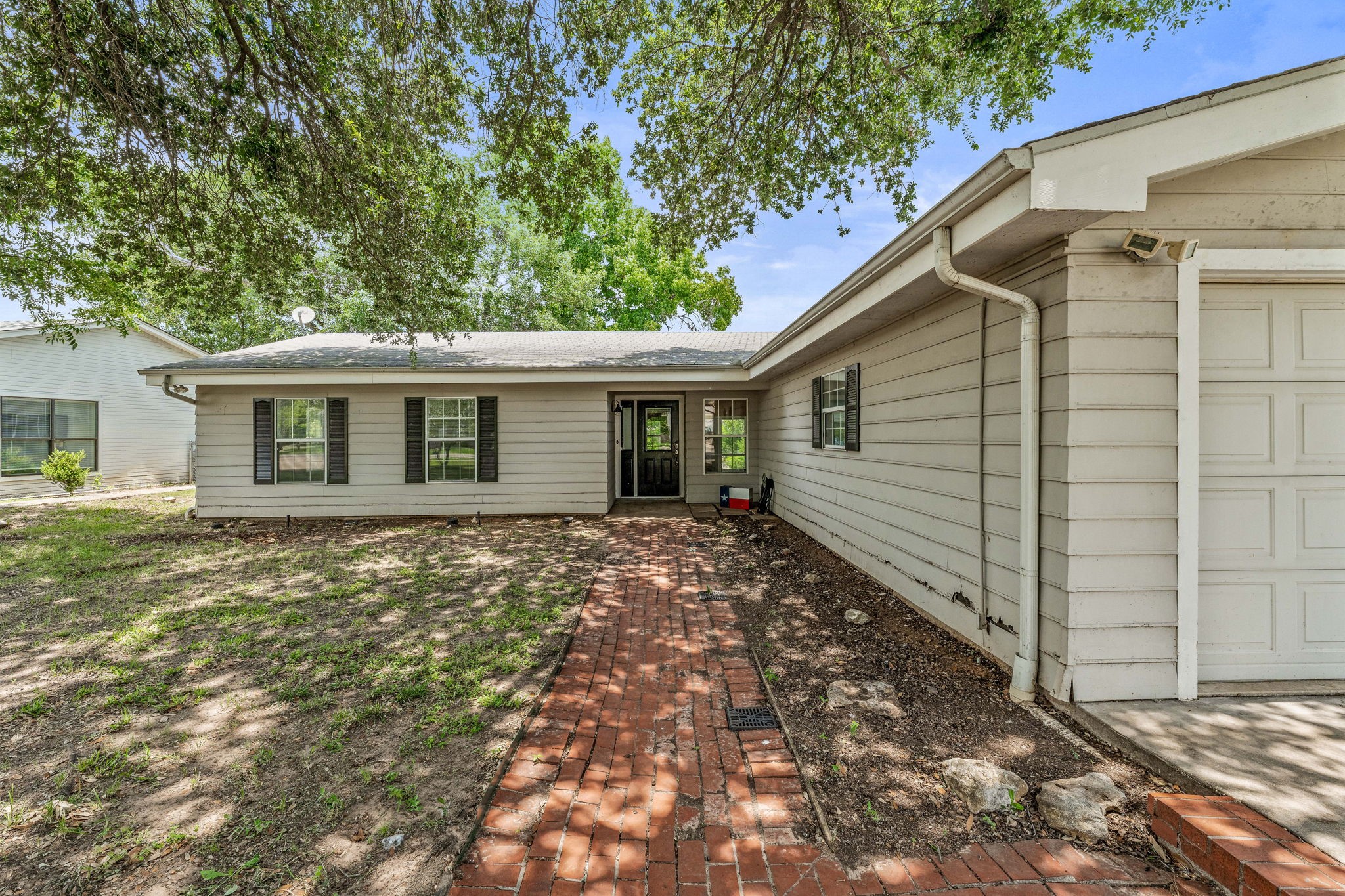 4013 Cherokee Court Granbury TX 76048