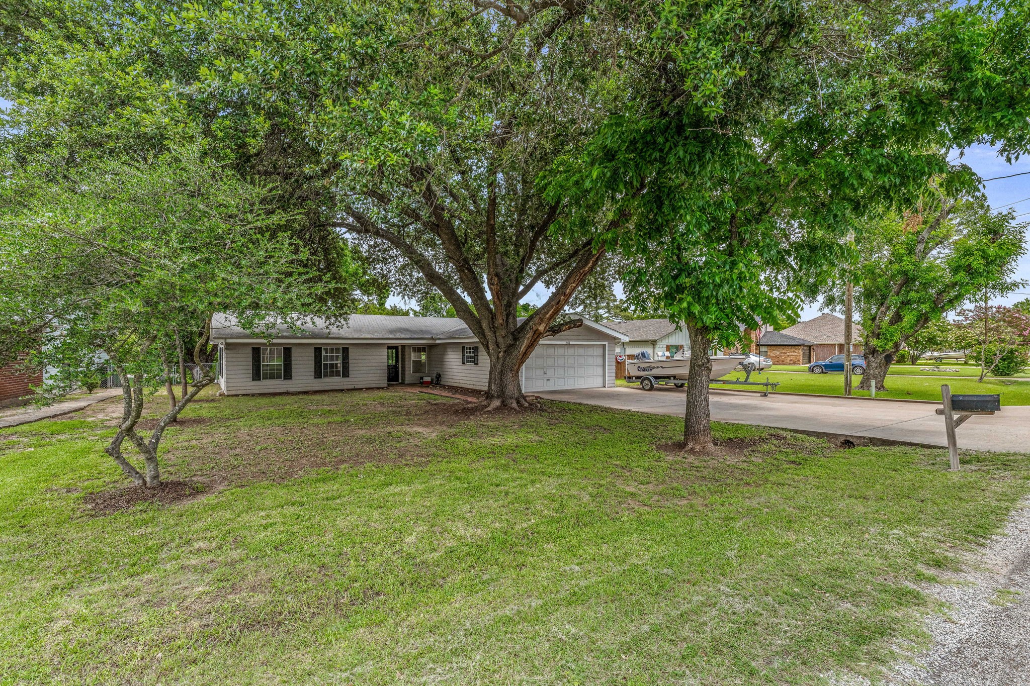 4013 Cherokee Court Granbury TX 76048