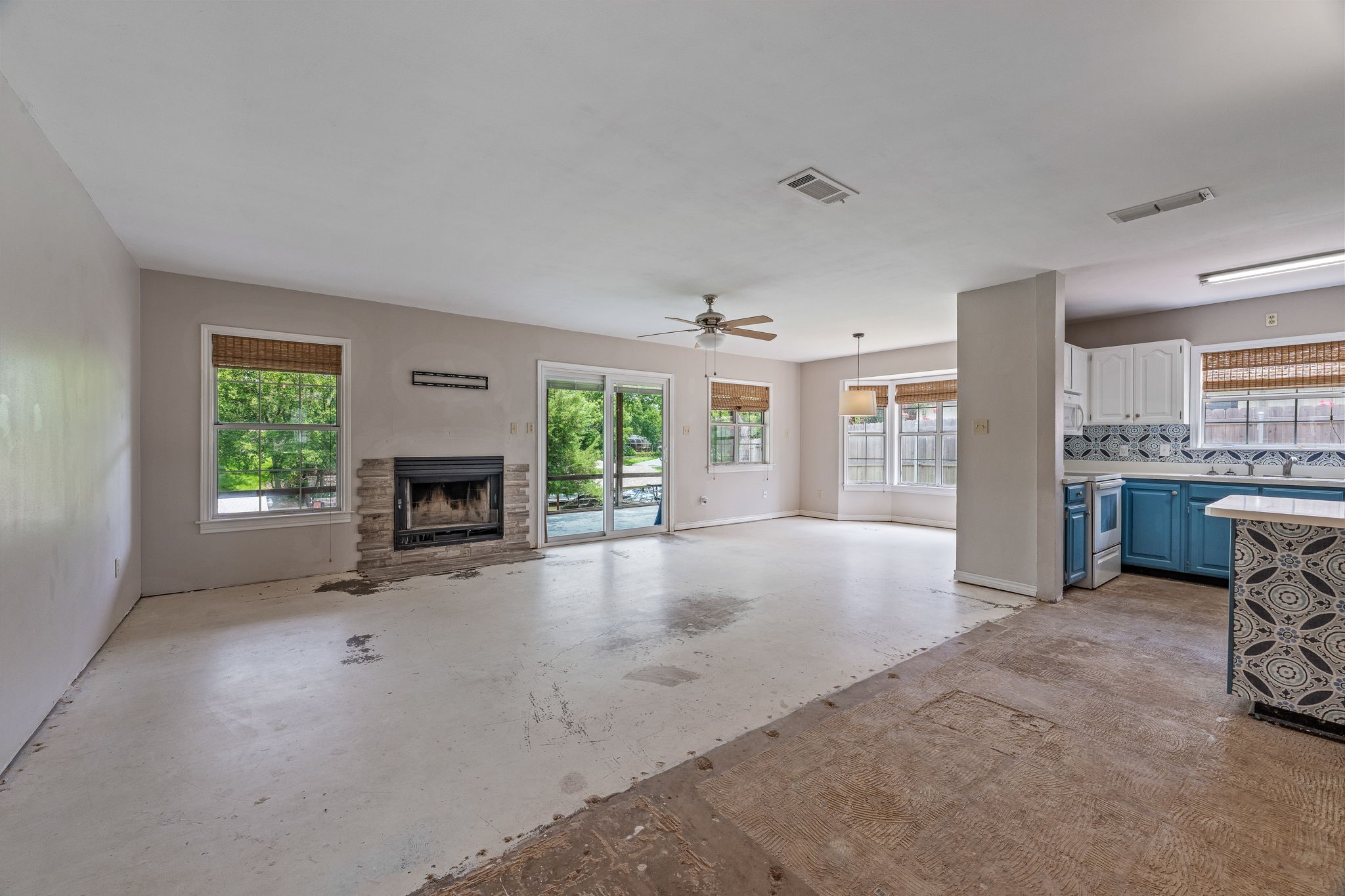 4013 Cherokee Court Granbury TX 76048