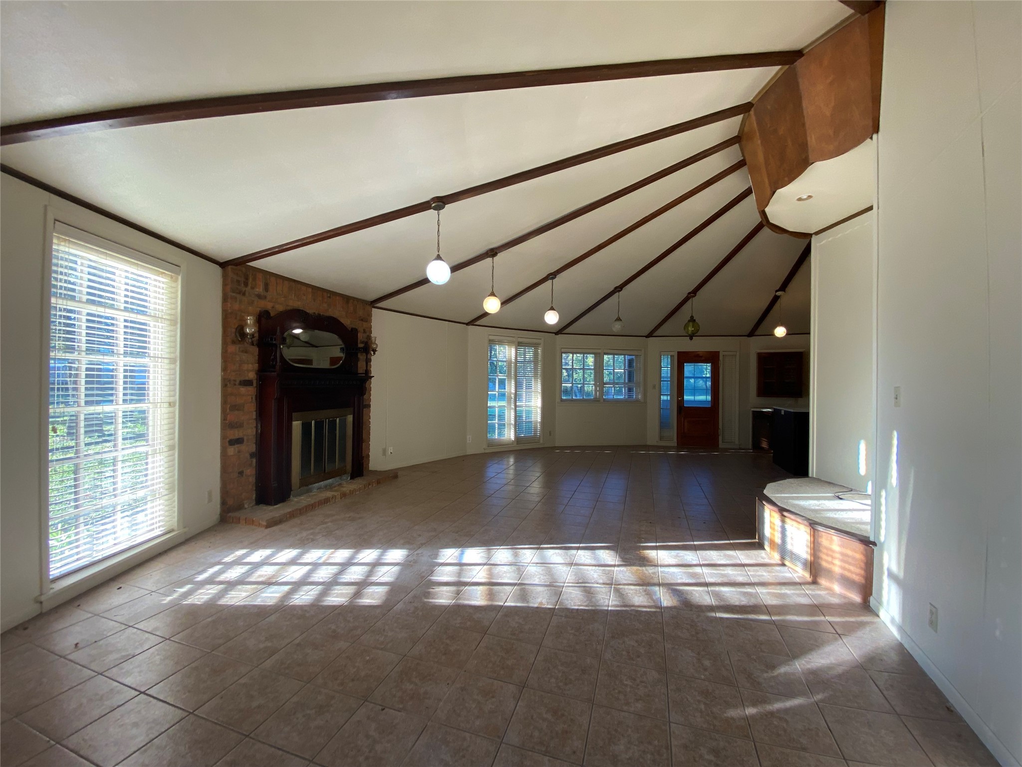 1805 E Beverly Drive Corsicana TX 75110
