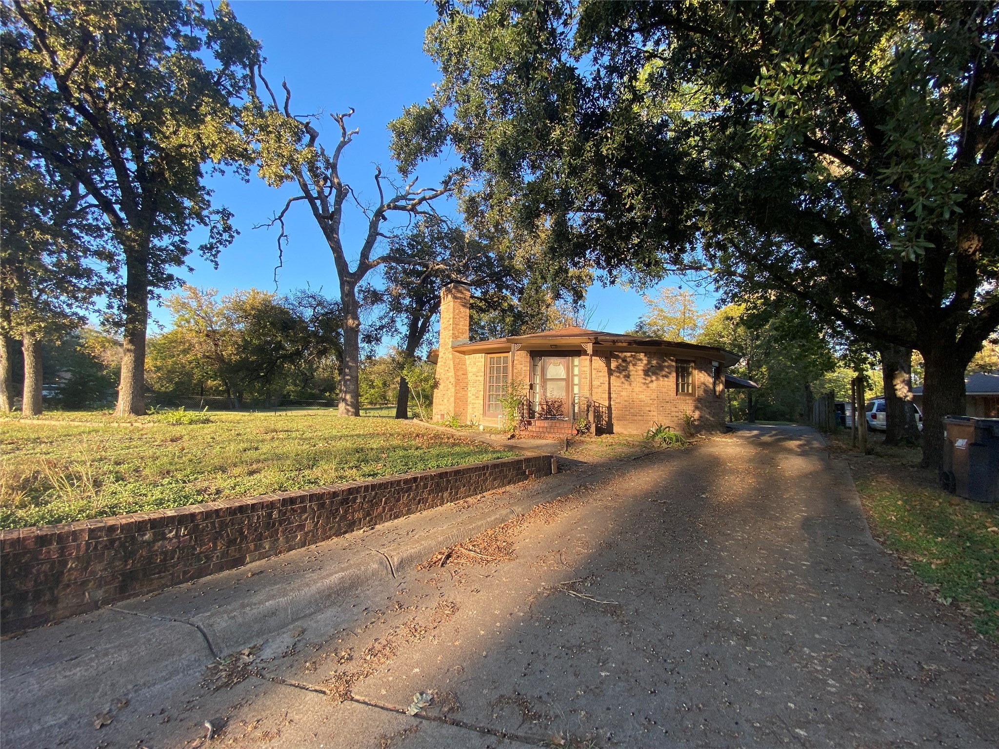 1805 E Beverly Drive Corsicana TX 75110
