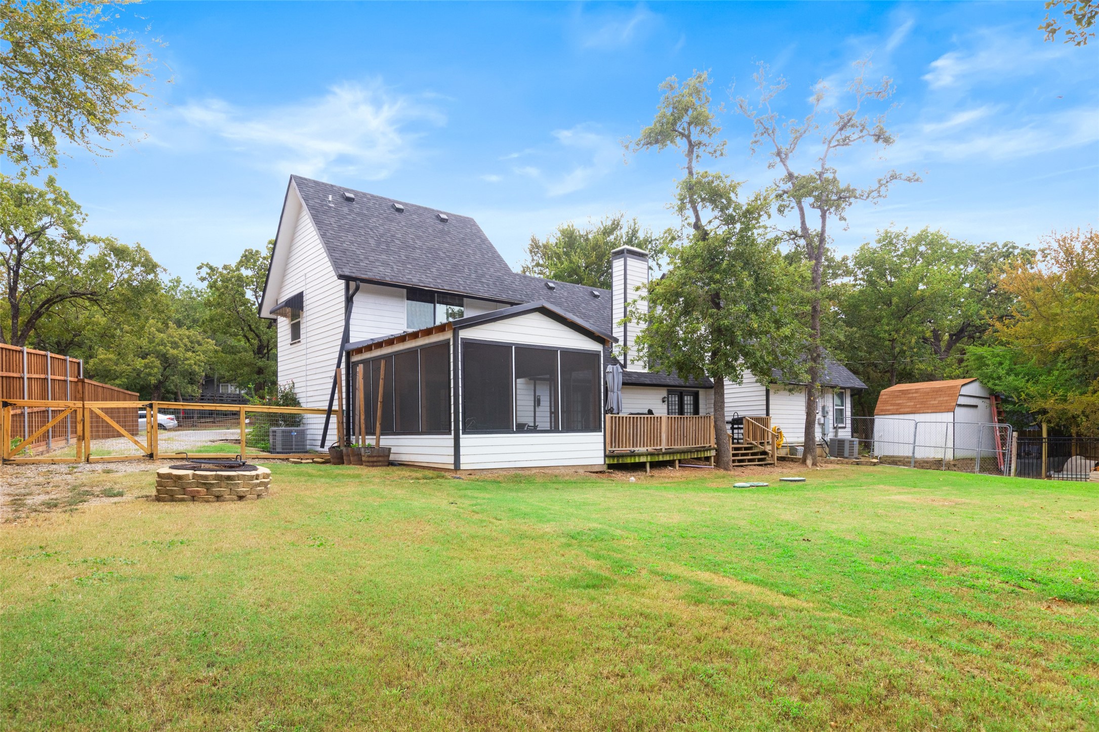 271 Lakewood Lane Pottsboro TX 75076