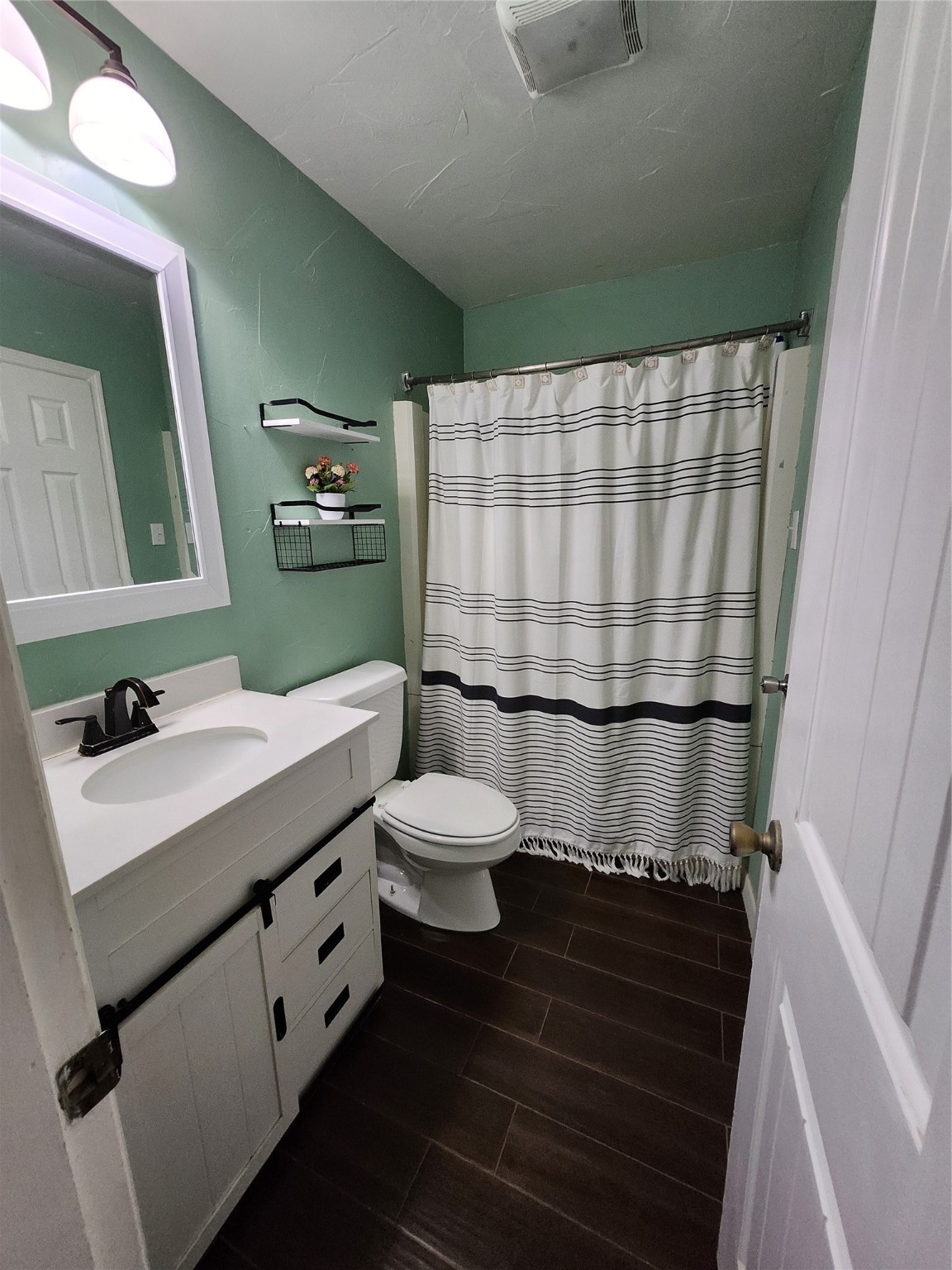 271 Lakewood Lane Pottsboro TX 75076