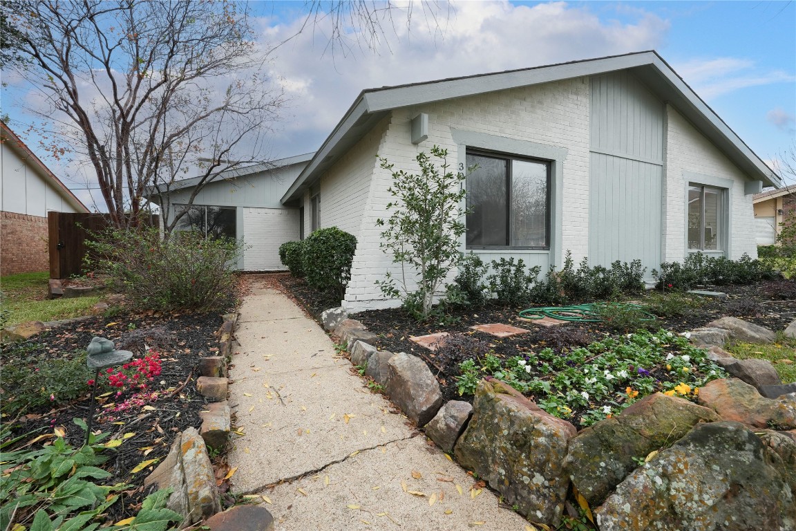 3014 Lancer Lane Garland TX 75044