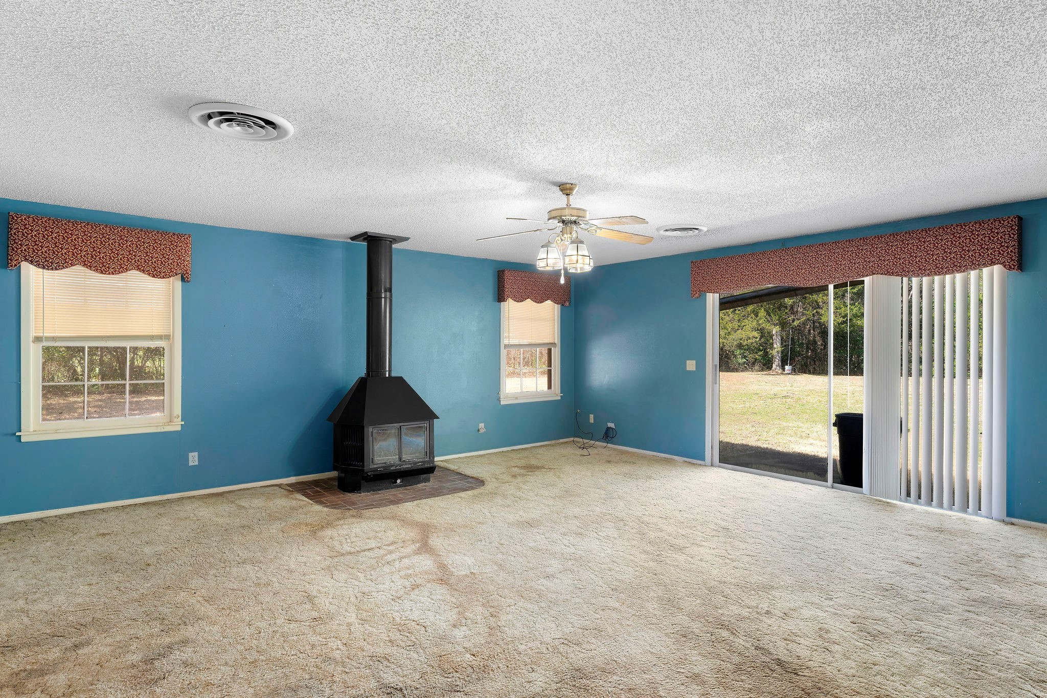 304 Hillcrest Boulevard Daingerfield TX 75638
