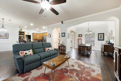 5009 Pointclear Court Arlington TX 76017