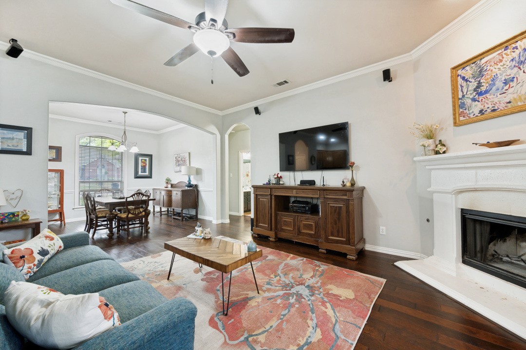 5009 Pointclear Court Arlington TX 76017