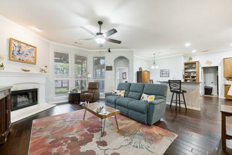 5009 Pointclear Court Arlington TX 76017