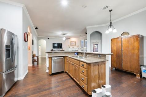 5009 Pointclear Court Arlington TX 76017