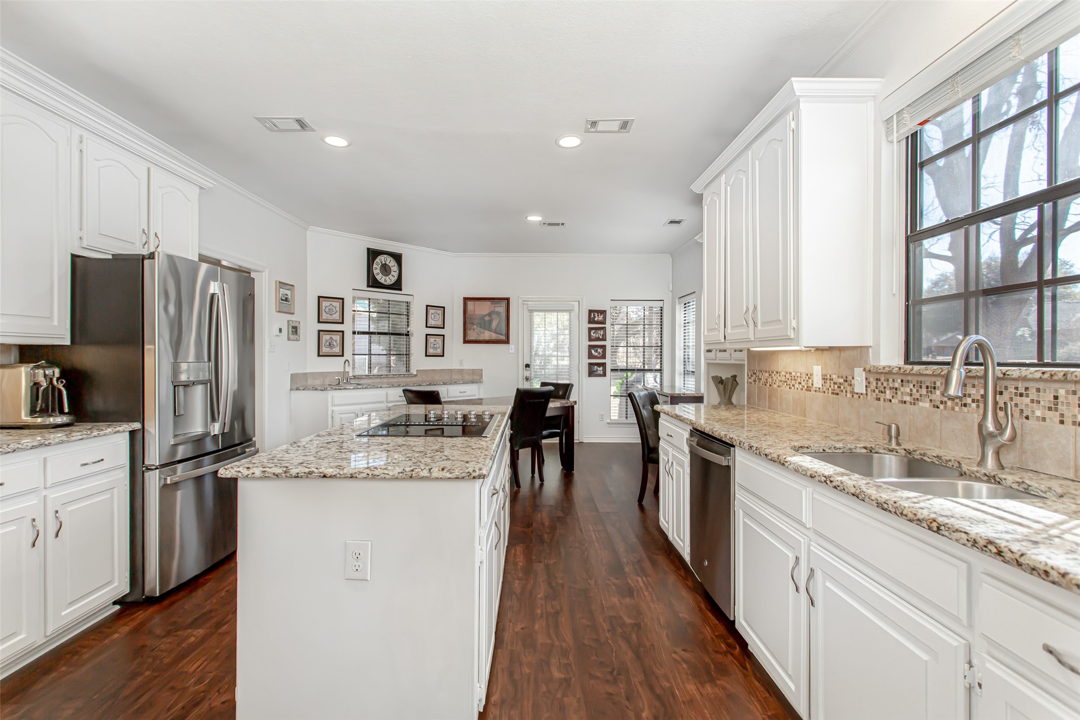 6622 Barclay Lane Garland TX 75044