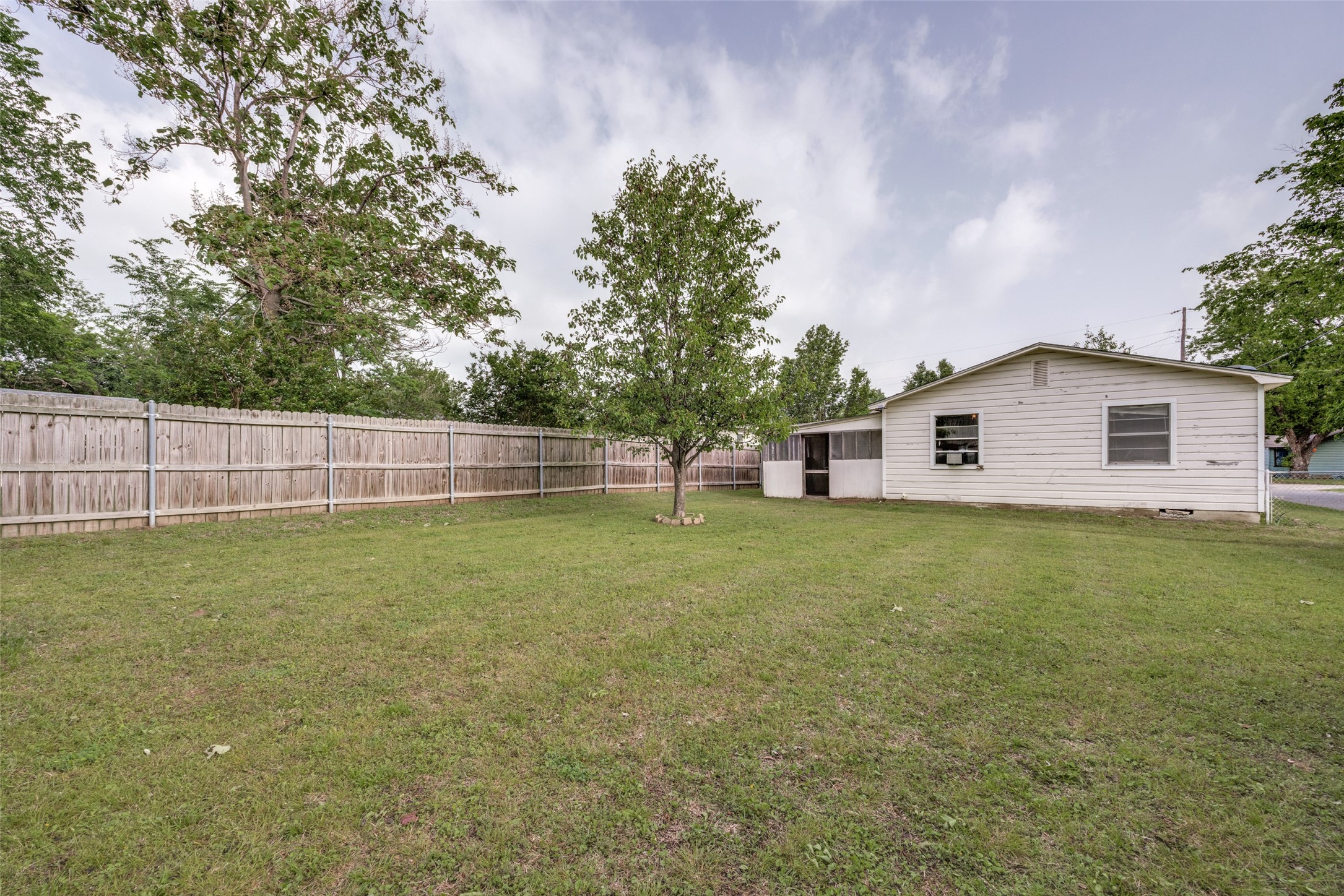 2600 W Johnson Street Denison TX 75020