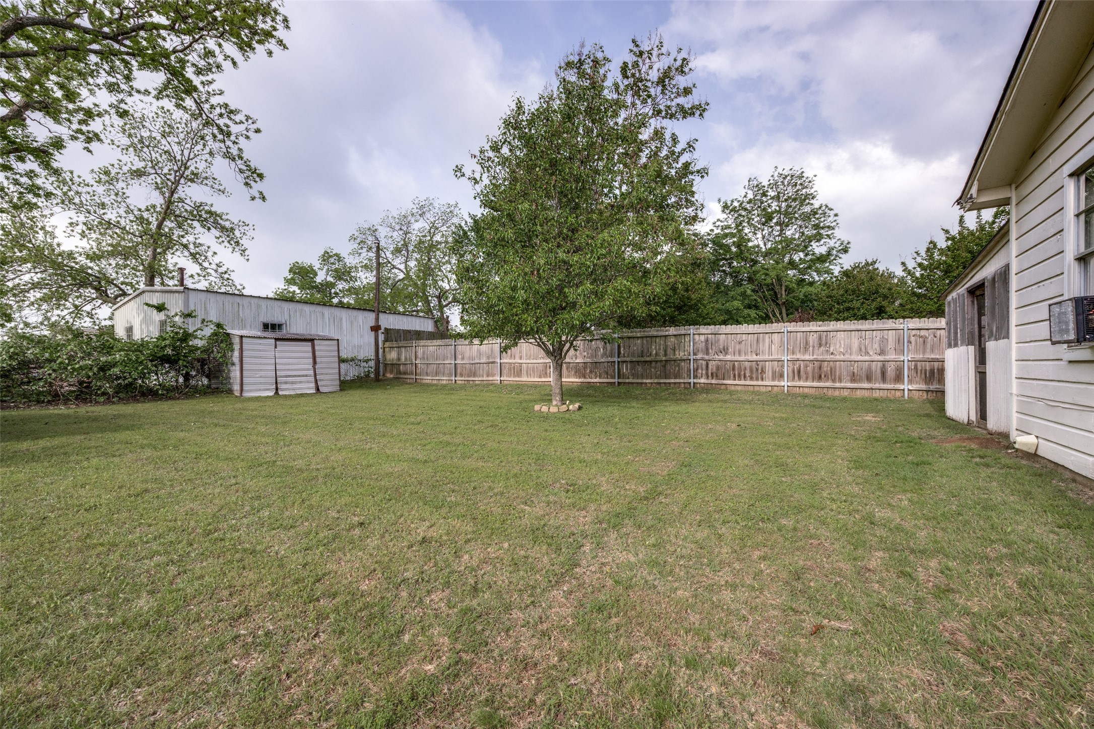 2600 W Johnson Street Denison TX 75020