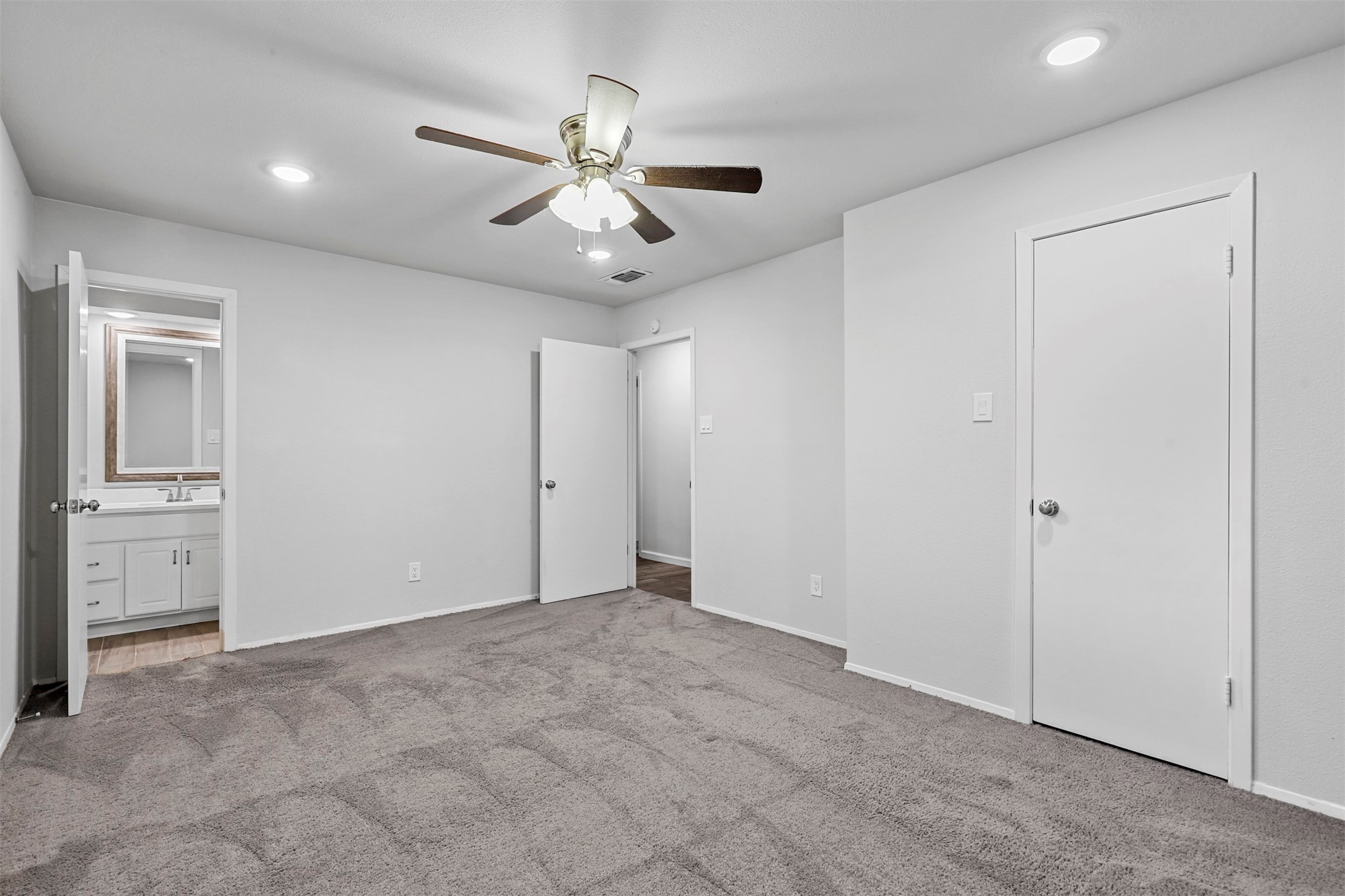 6037 Wormar Avenue Fort Worth TX 76133