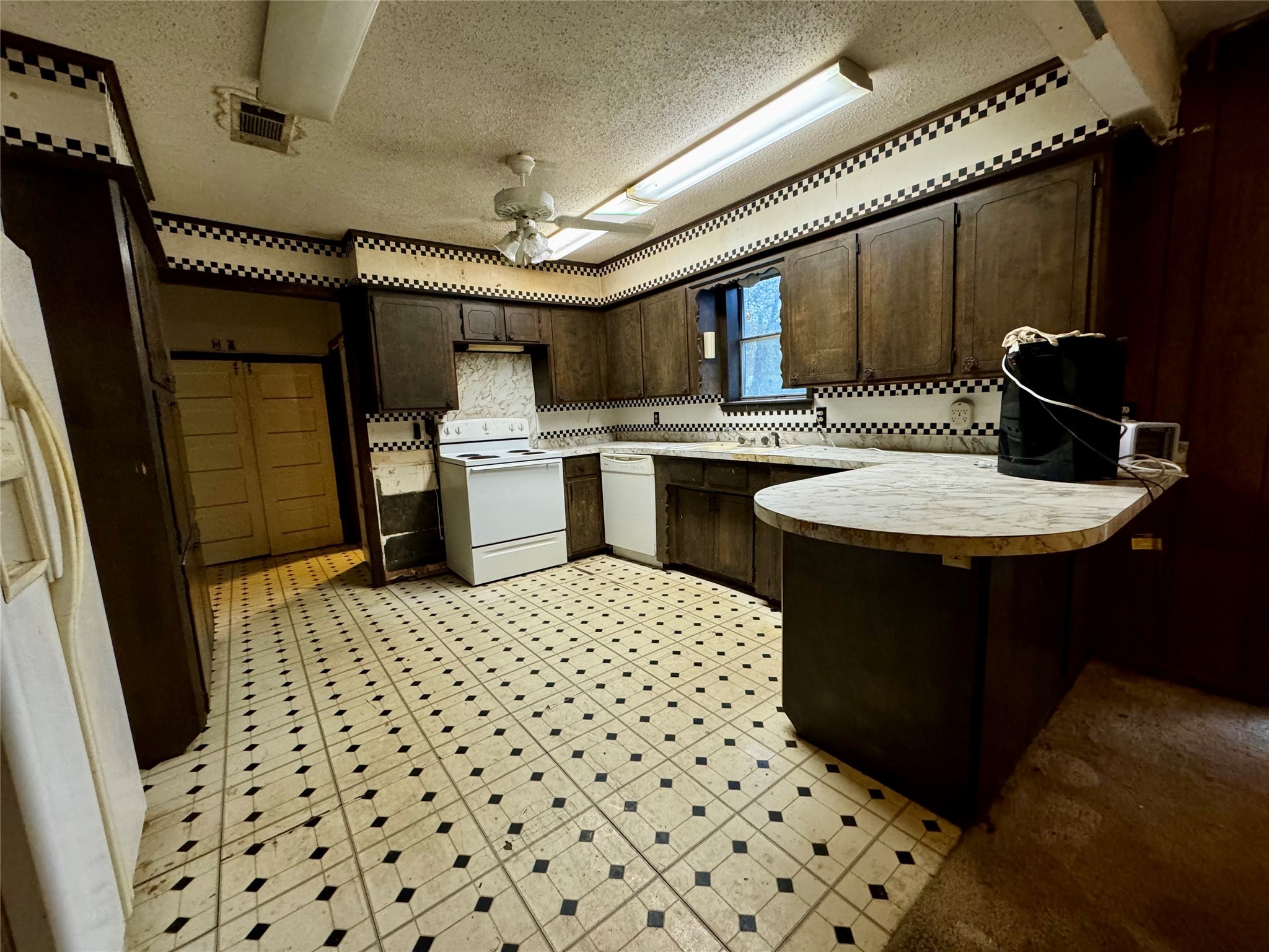 1055 Vz County Road 2106 Canton TX 75103