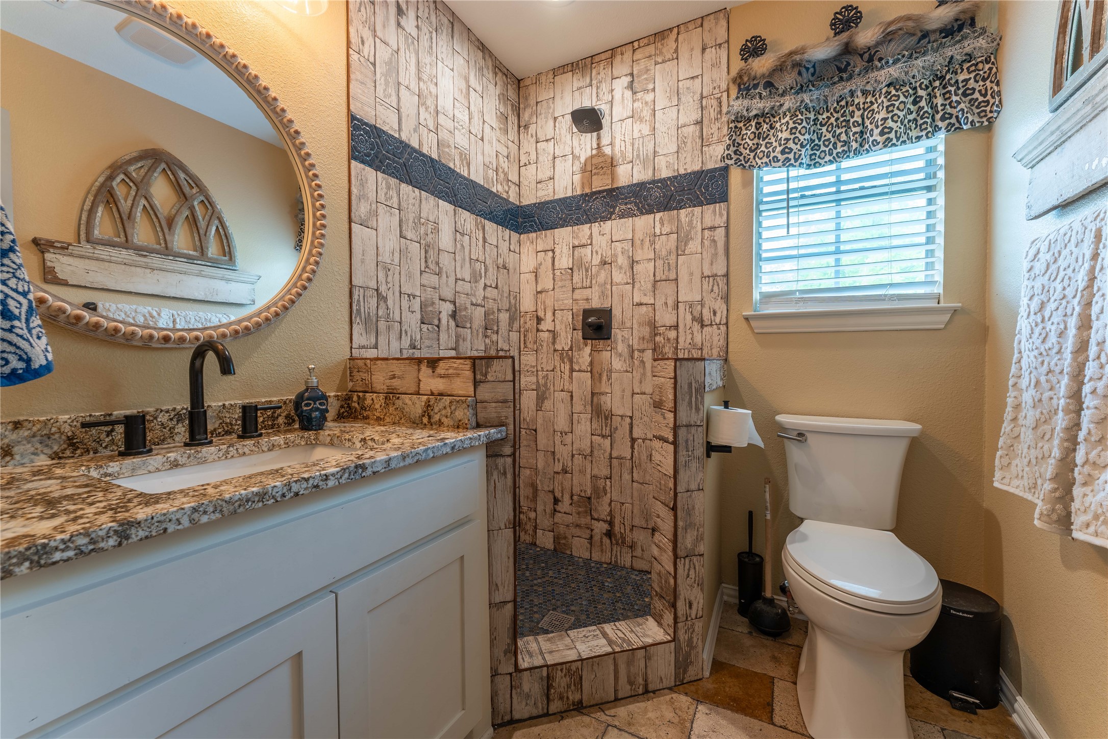 523 W 1st Street Justin TX 76247