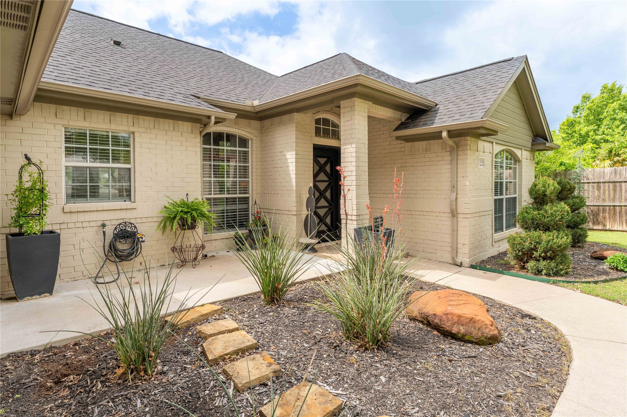 523 W 1st Street Justin TX 76247
