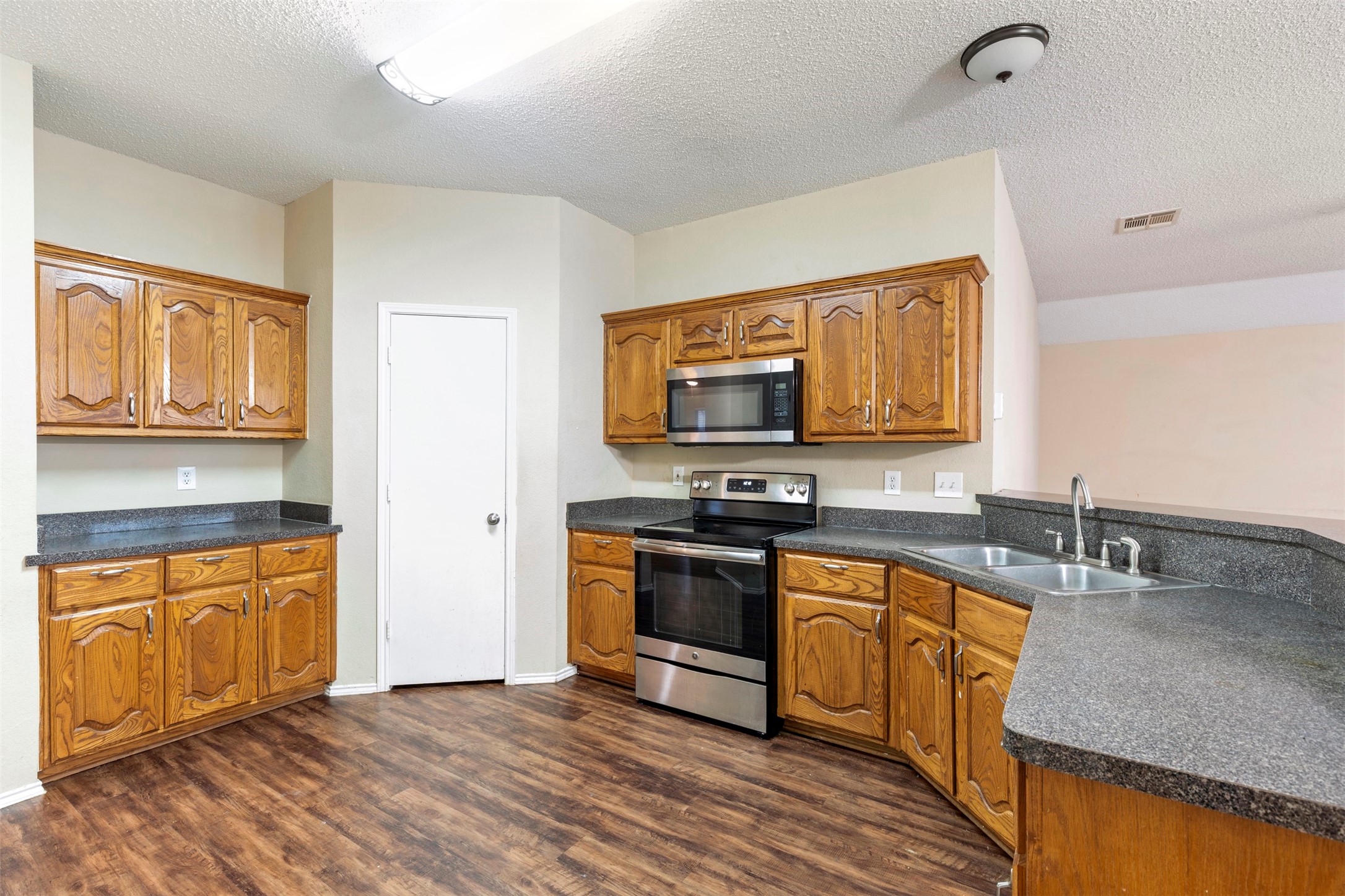 2848 Goldfinch Drive Mesquite TX 75181
