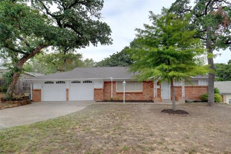 628 Woodcrest Drive Hurst TX 76053