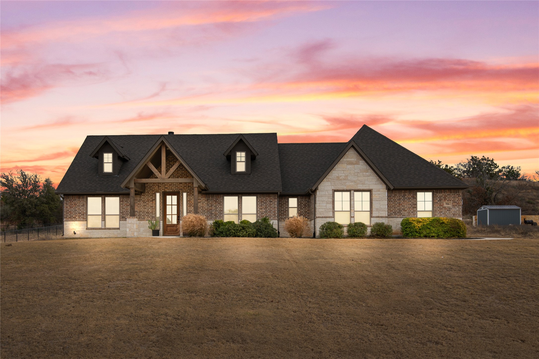 916 Silverleaf Drive Weatherford TX 76085