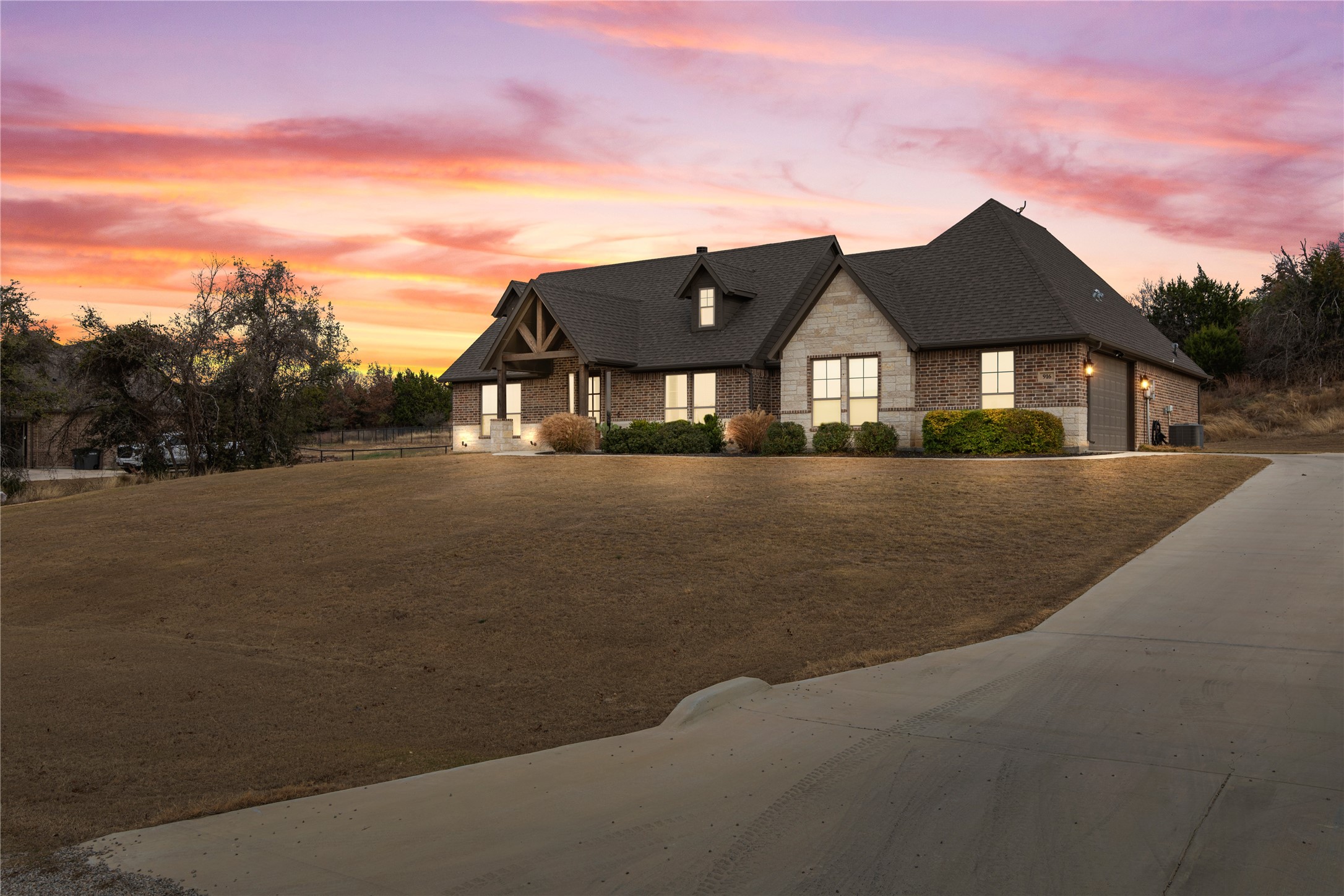916 Silverleaf Drive Weatherford TX 76085
