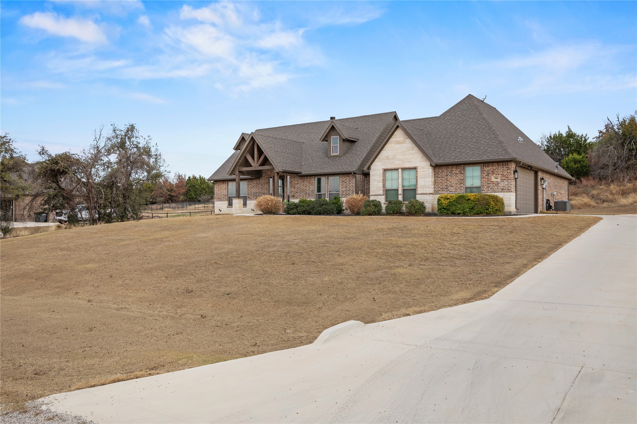 916 Silverleaf Drive Weatherford TX 76085