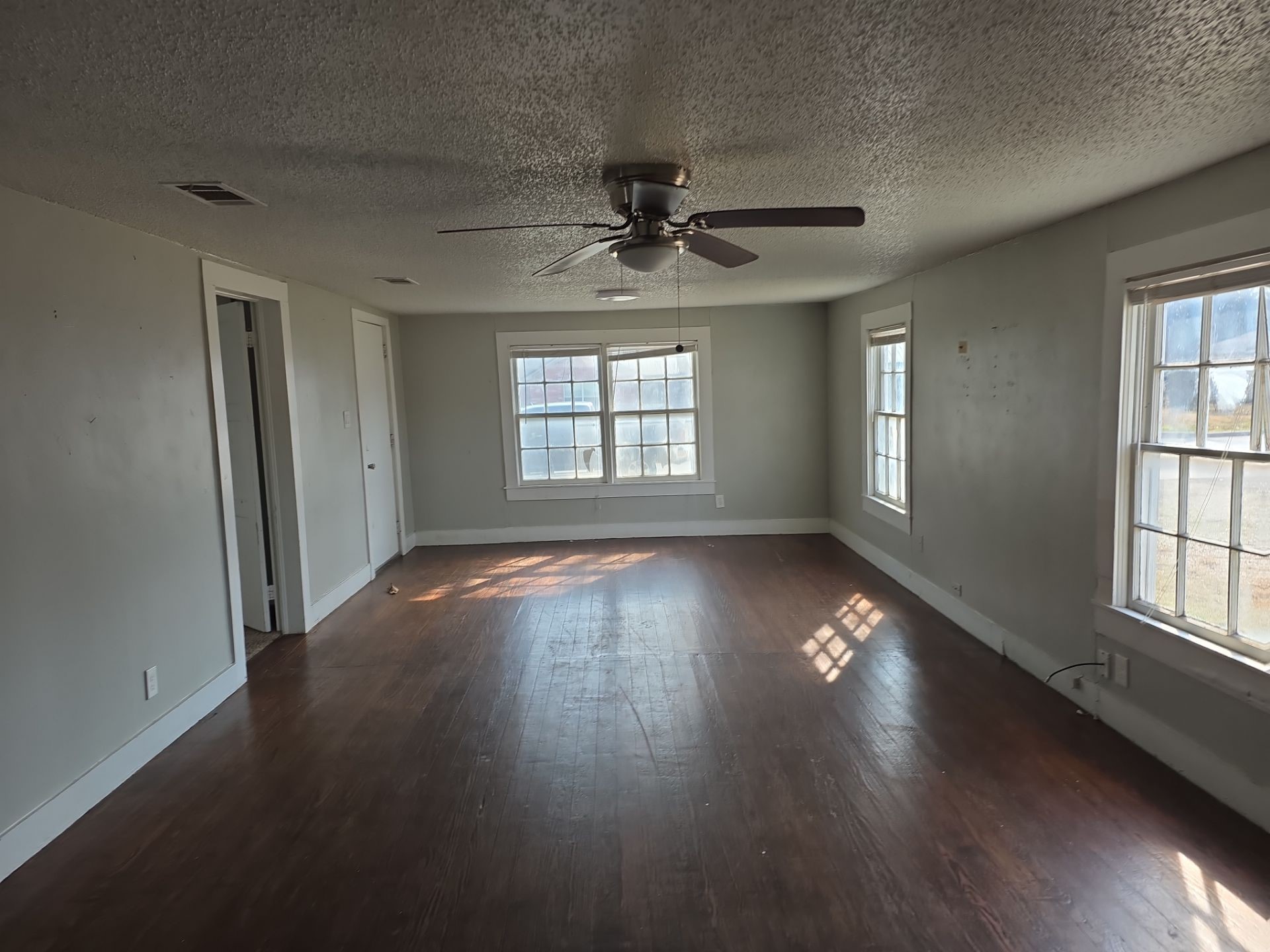 402 W 4th Street Kaufman TX 75142