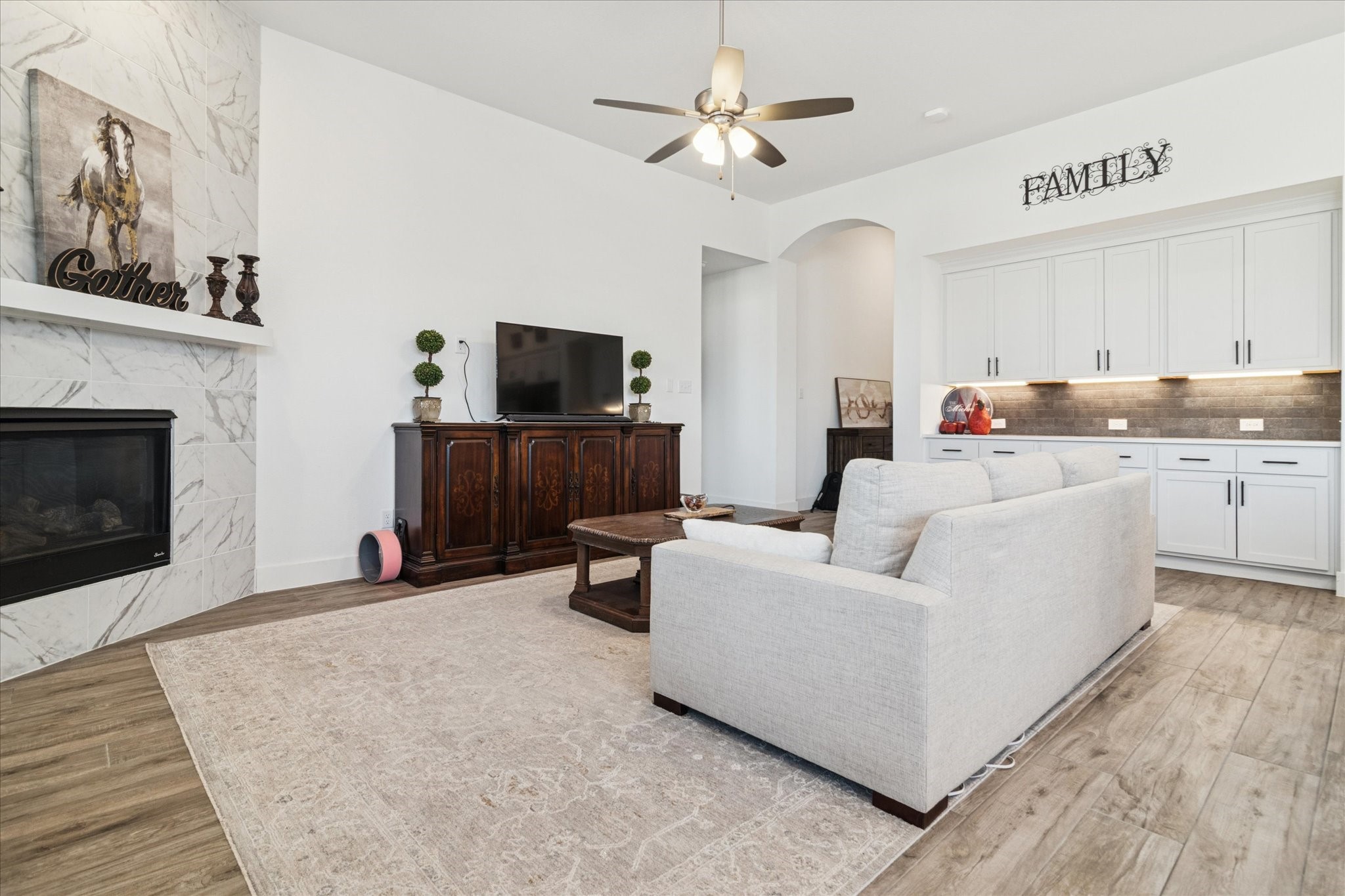1912 Mcdougall Creek Van Alstyne TX 75495