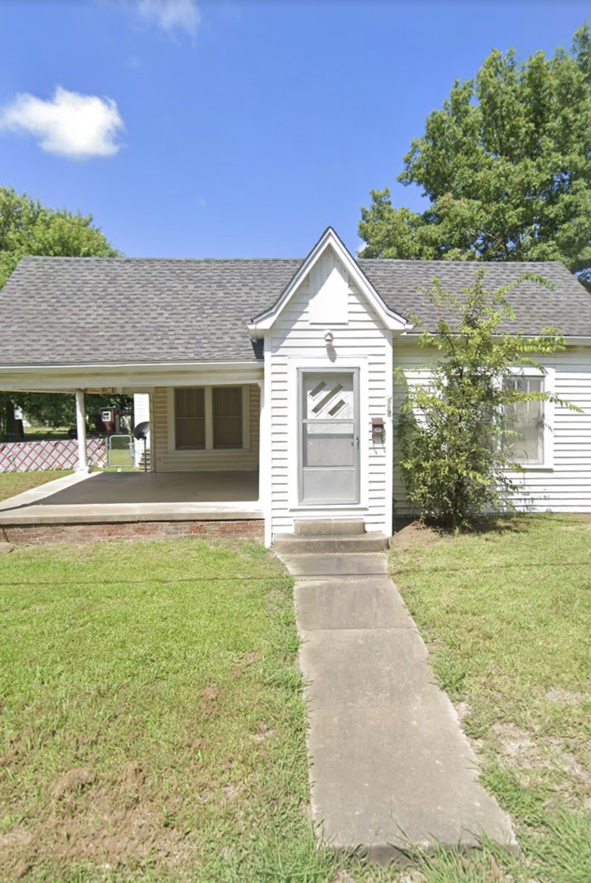 206 N Short Street Clarksville TX 75426