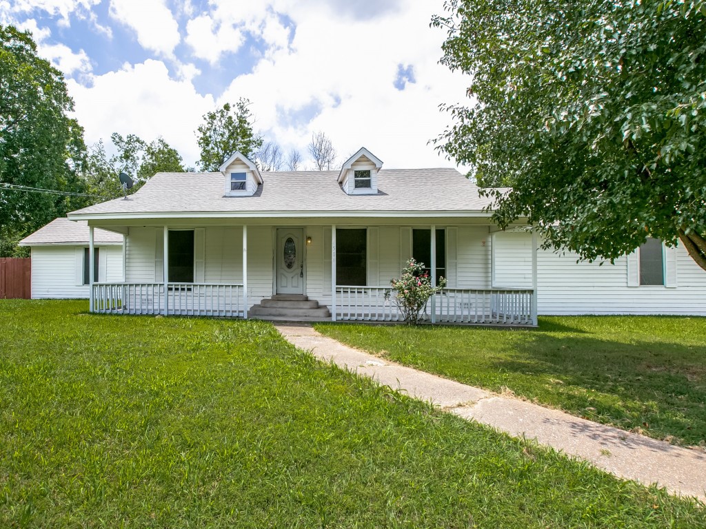 504 E Kempner Street Mabank TX 75147