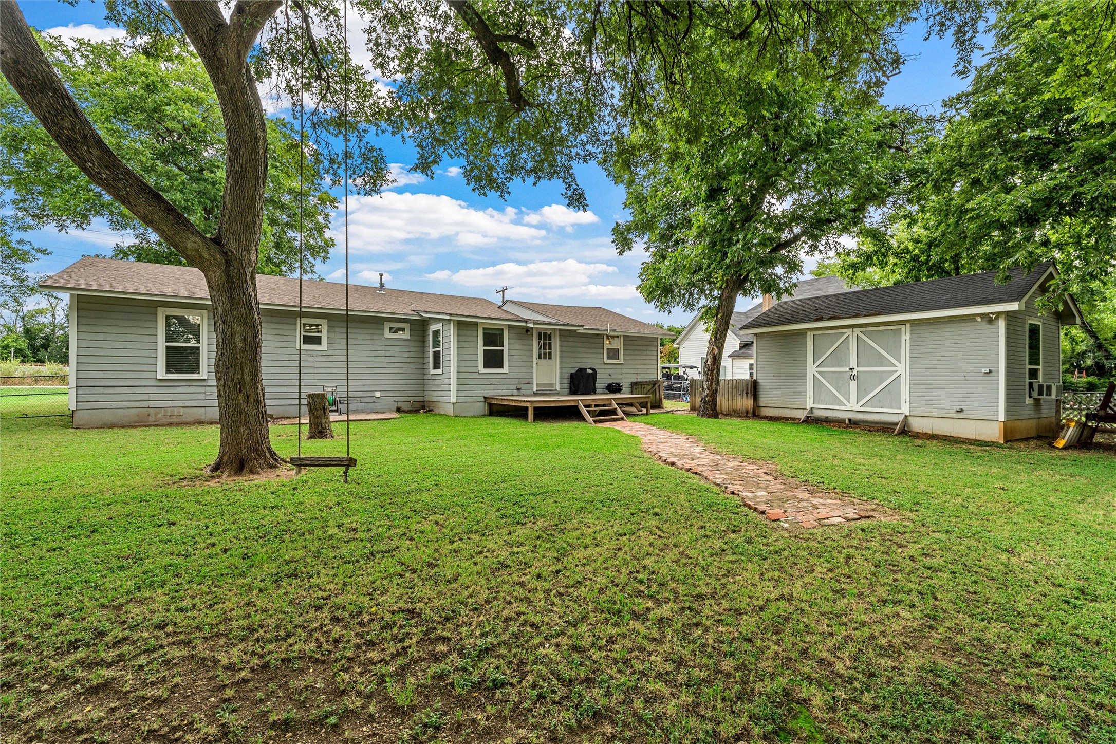 911 S Main Street West TX 76691