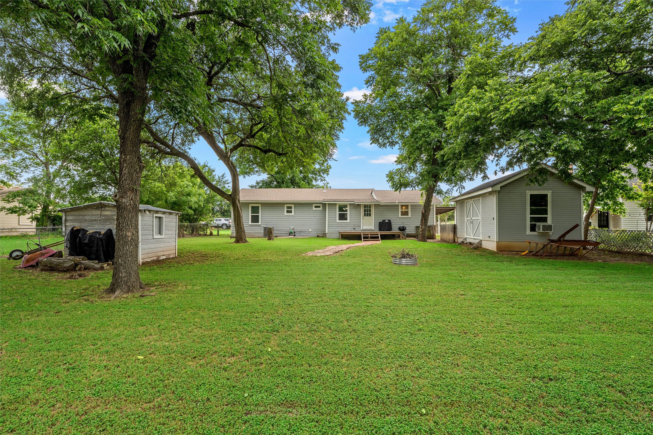 911 S Main Street West TX 76691