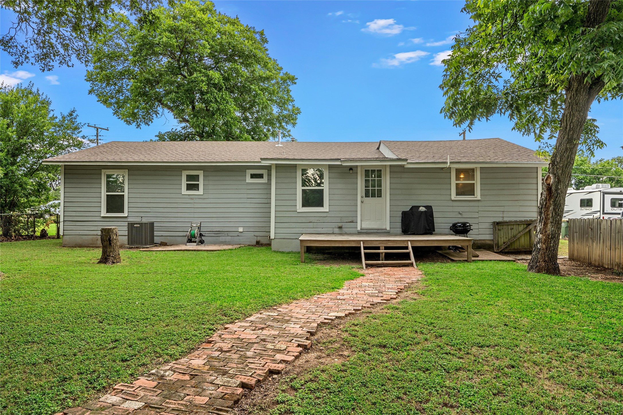 911 S Main Street West TX 76691