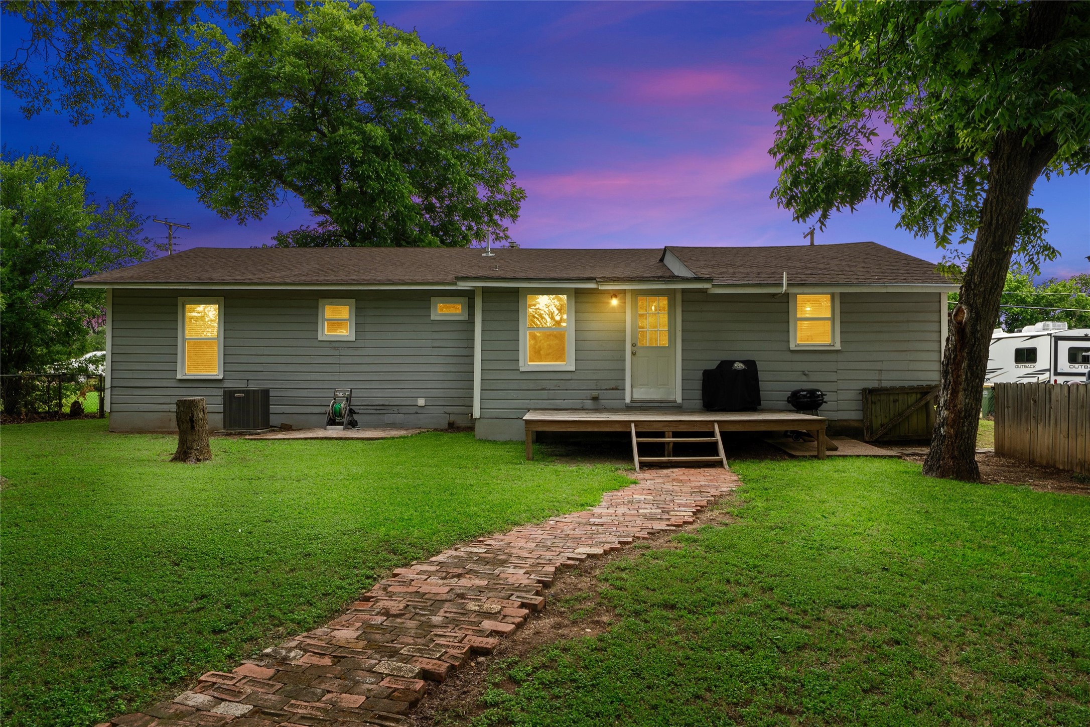 911 S Main Street West TX 76691