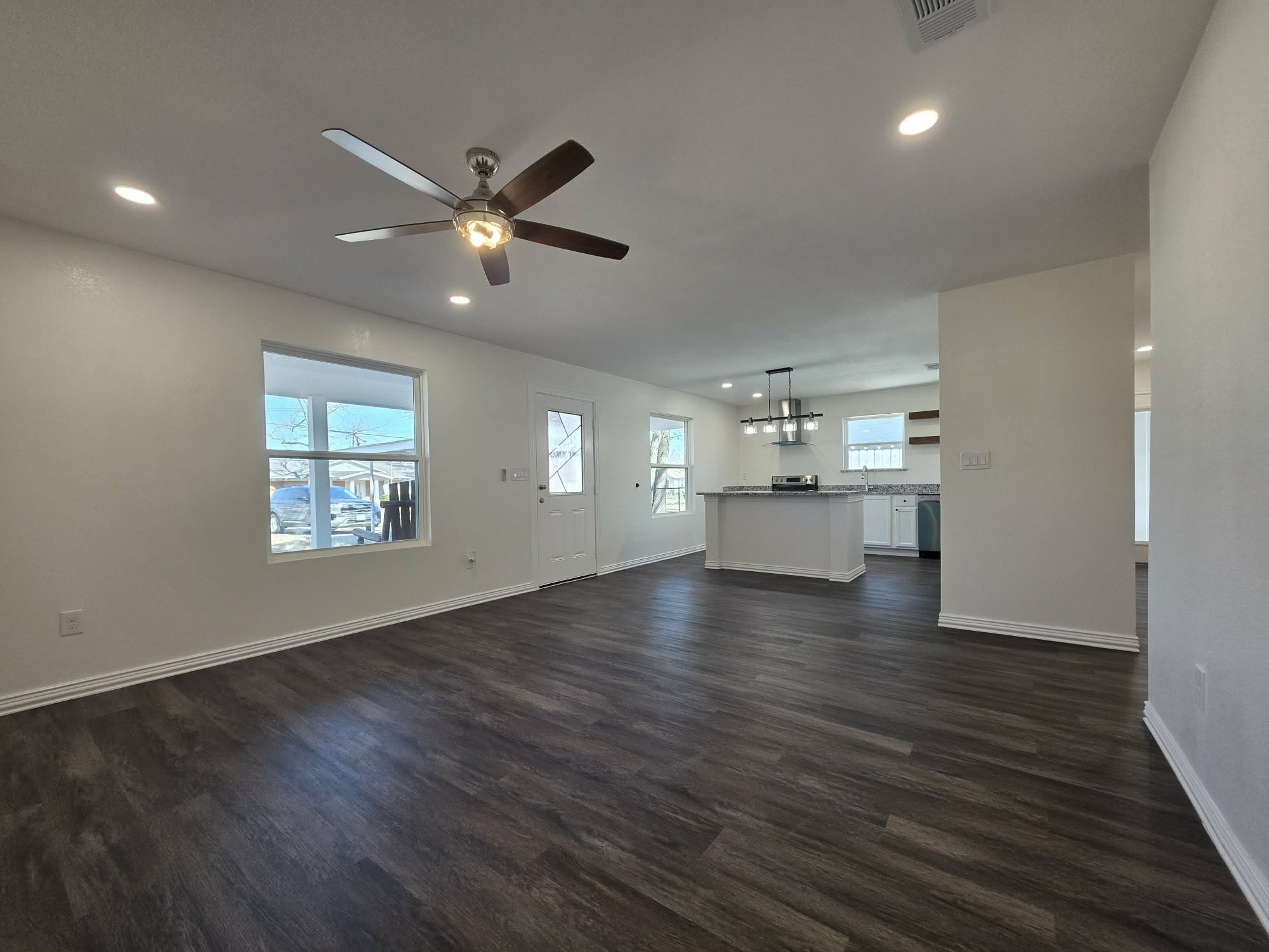 924 E Titus Street Mexia TX 76667