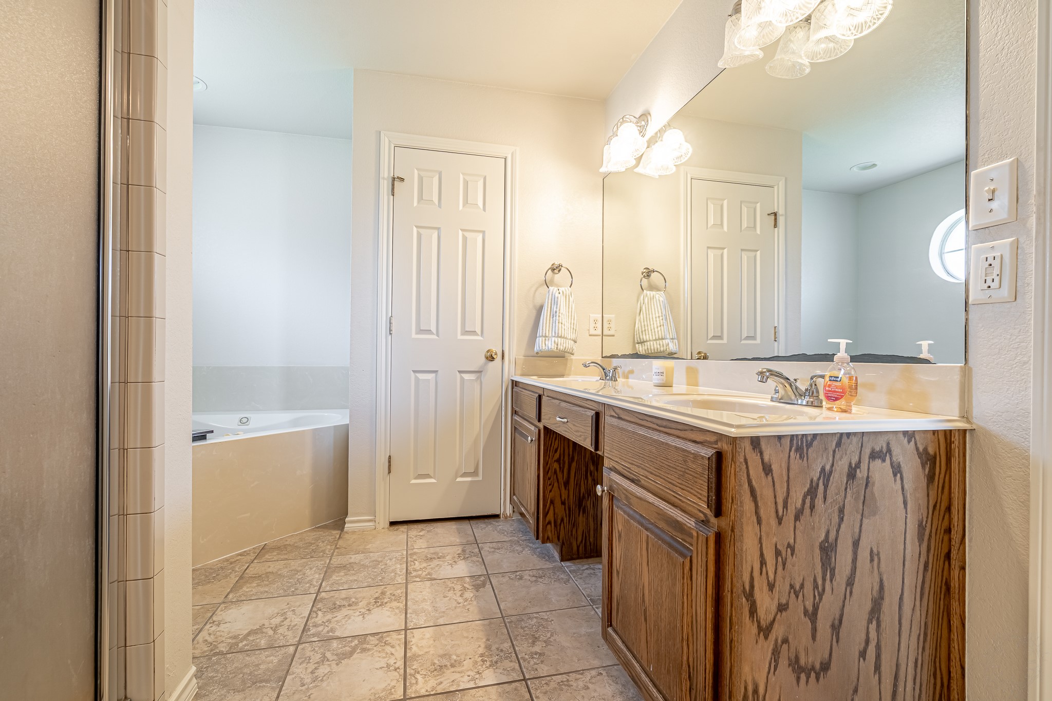 1909 Lazy Court Granbury TX 76048