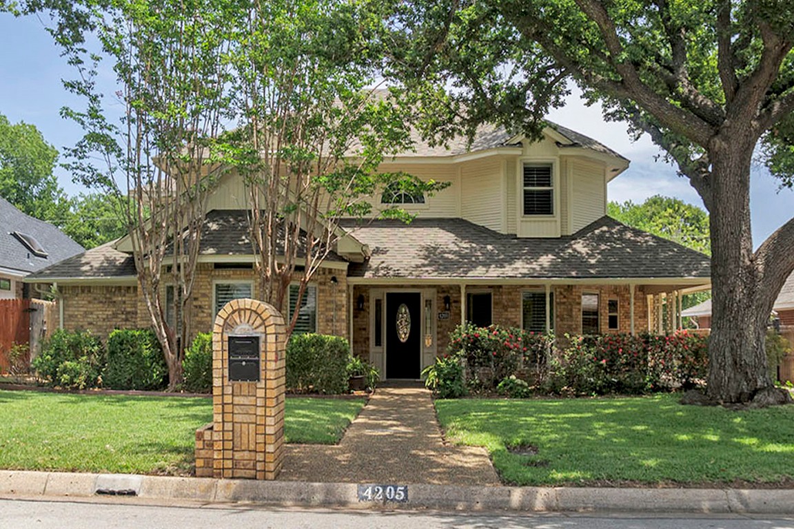 4205 Oak Springs Drive Arlington TX 76016
