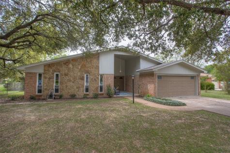 1224 Park Center Street Benbrook TX 76126