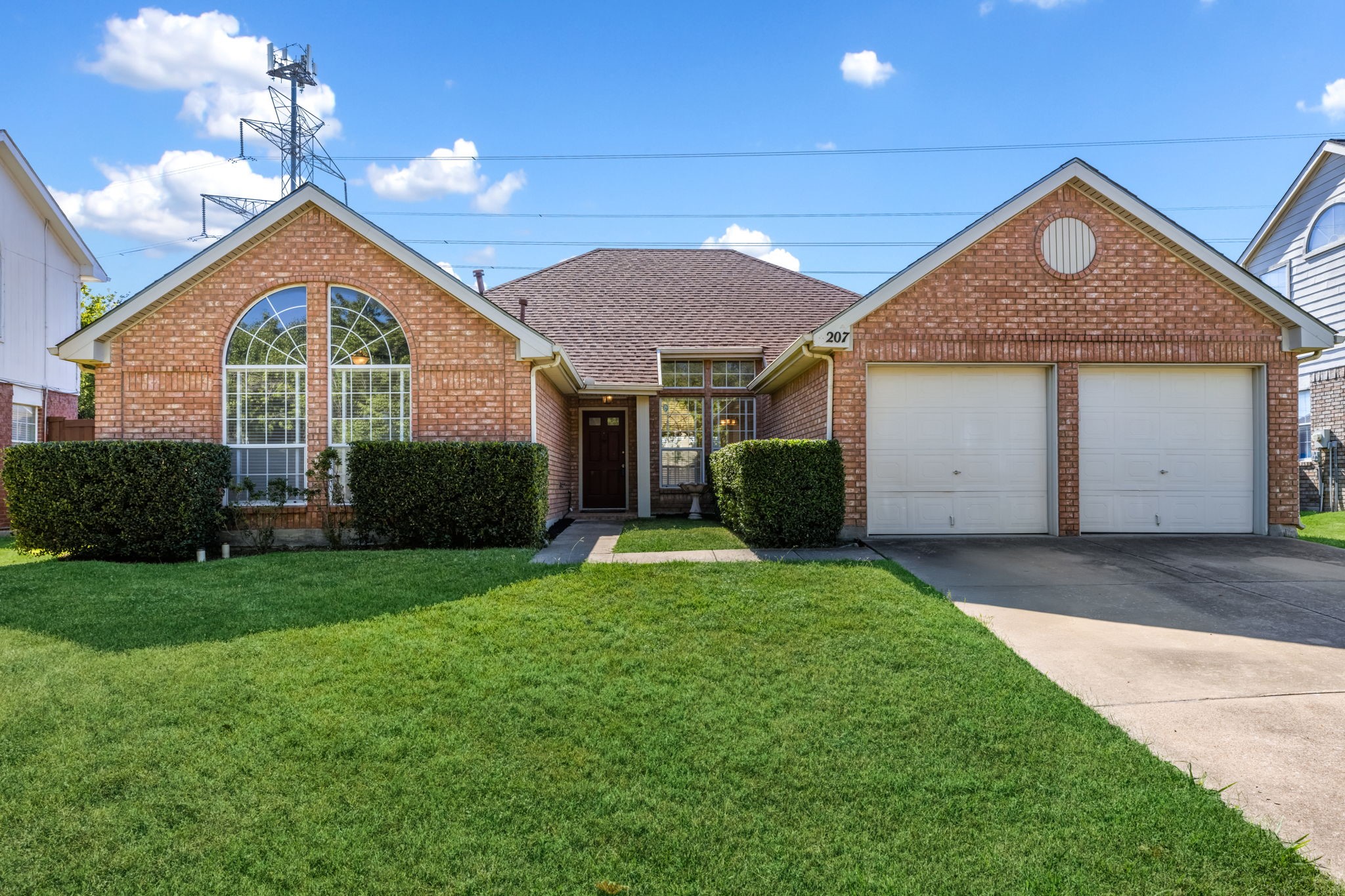 207 Crane Drive Grand Prairie TX 75052