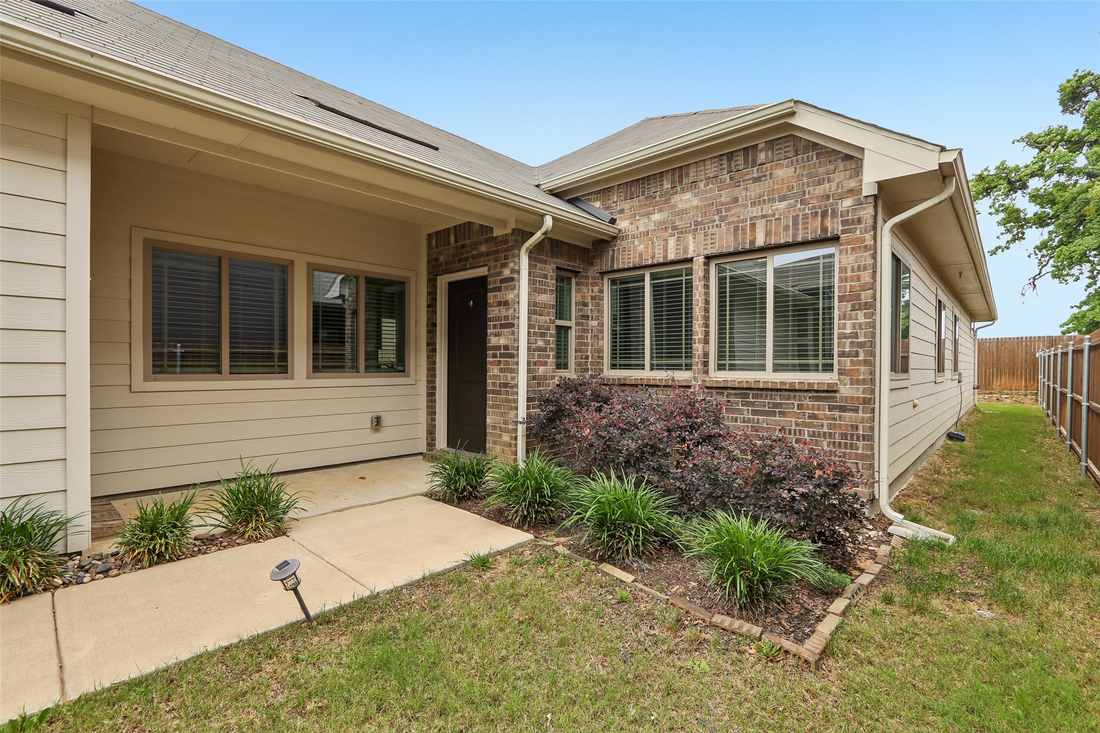 568 Val Verde Street Aubrey TX 76227