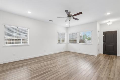 568 Val Verde Street Aubrey TX 76227