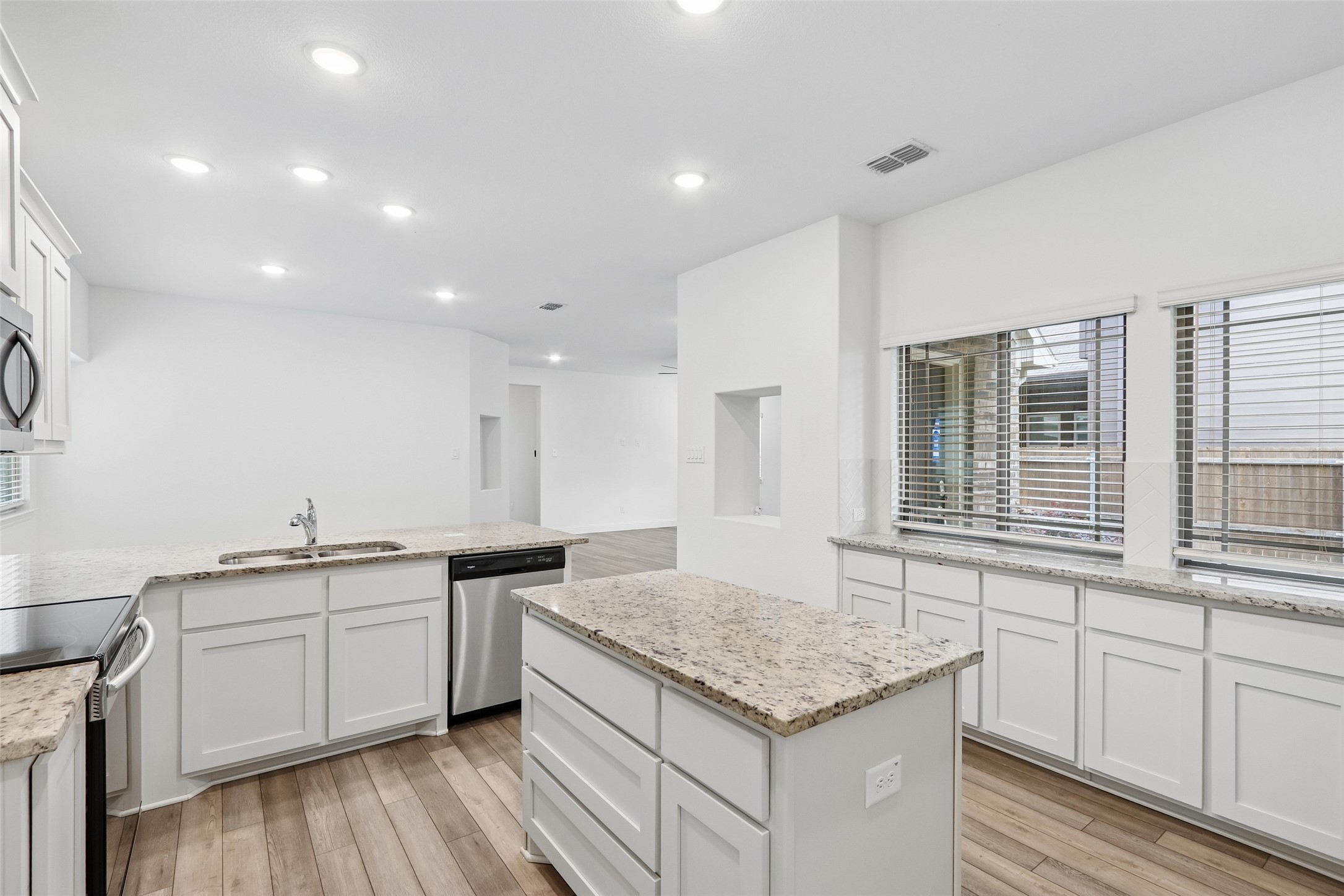 568 Val Verde Street Aubrey TX 76227