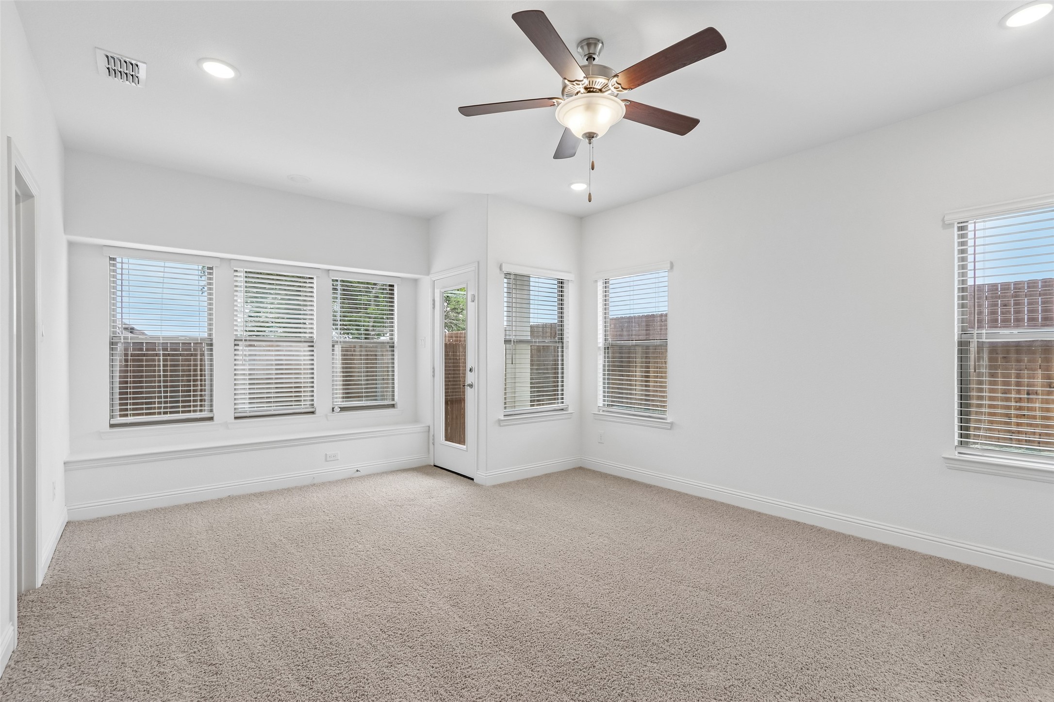 568 Val Verde Street Aubrey TX 76227
